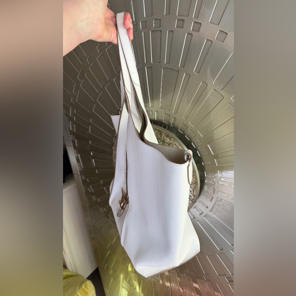 Tod’s Shopper Tote in Cream - Picture 2 of 8
